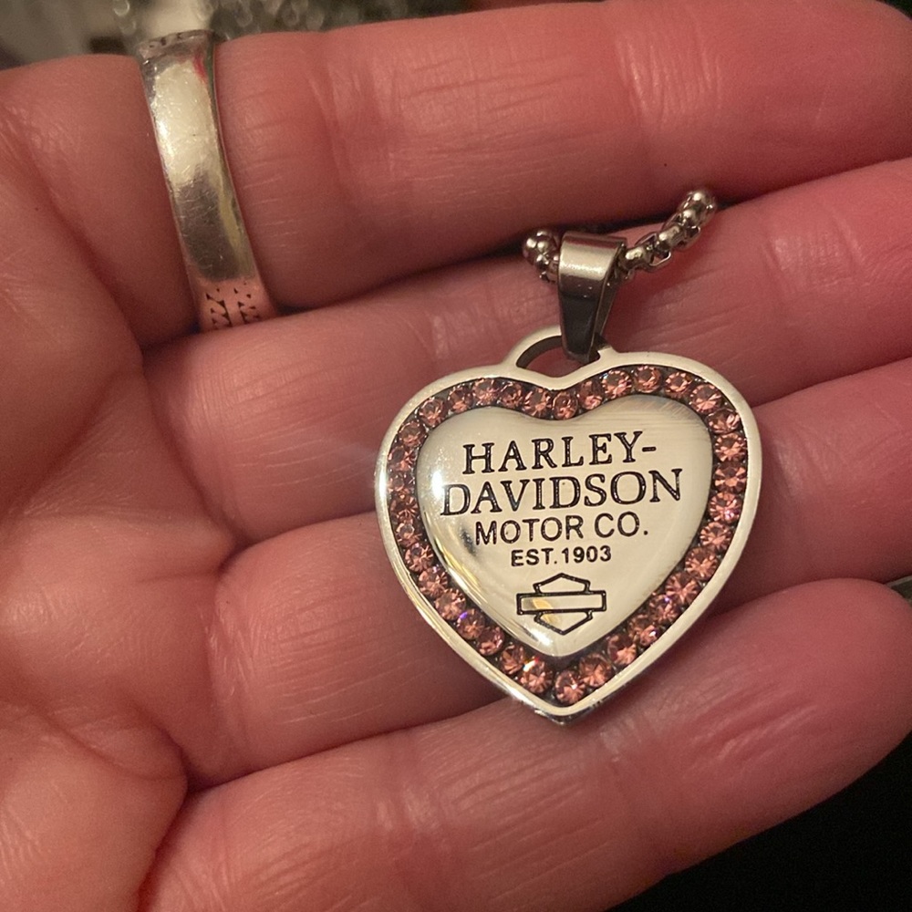 Pink Rhinestones Heart HD Necklace - Picture 2 of 10